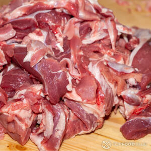 Нарезать баранину