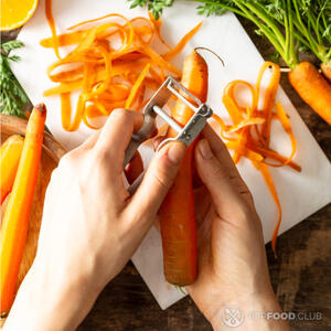 Очистить морковь