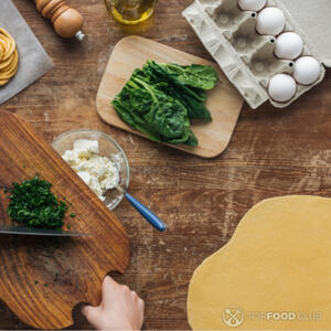 Нарезать шпинат