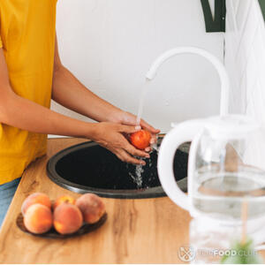 моет персик