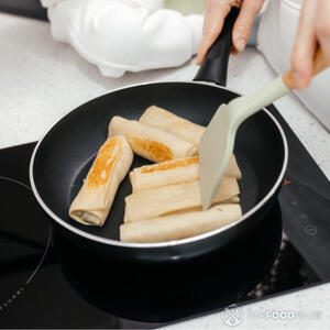 Поджарить блины