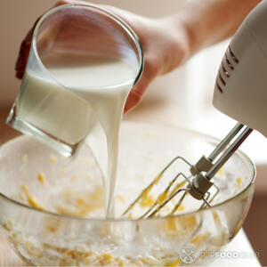 Добавить молоко