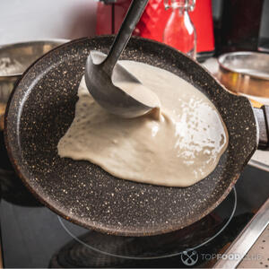 Налить тесто