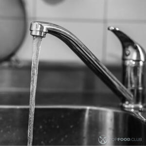 Помыть курицу