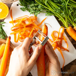 Очистить морковь