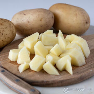 Нарезать картофель