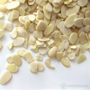 добавить миндаль