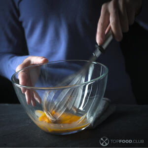 Взбить яйца