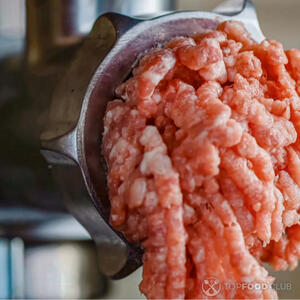 Измельчить мясо