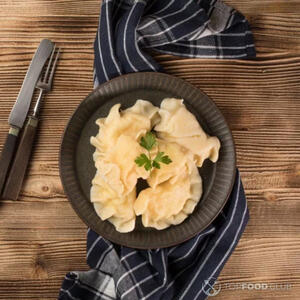 Вынимаем вареники.