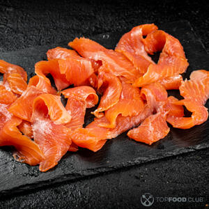 Нарезать лосось