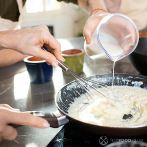 Добавить сливки