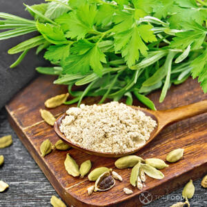 Добавить кардамон