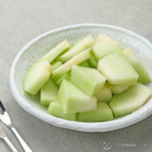 Нарезать дыню