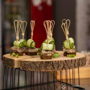 Подать к столу