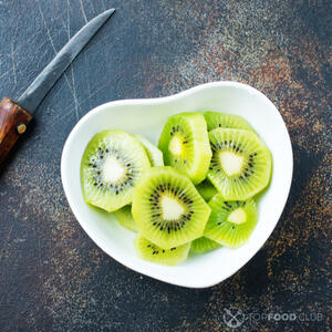 Нарезать киви