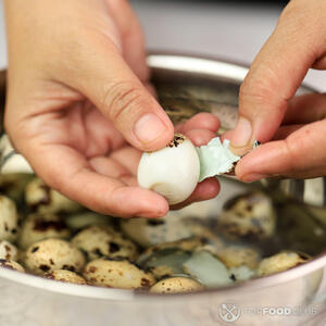 Очистить яйца