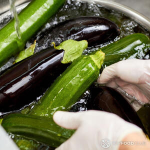 Помыть цукини