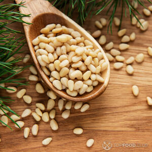 Добавить орехи