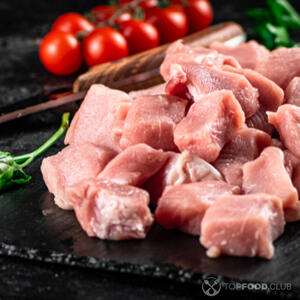 Нарезать свинину