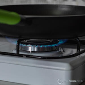 Разогреть сковороду