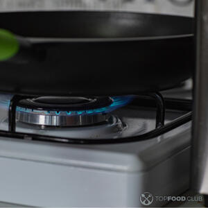 Разогреть сковороду