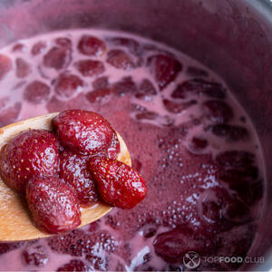 Вскипятить клубнику