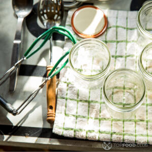 Стерилизовать банки