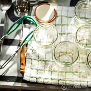 Стерилизовать банки