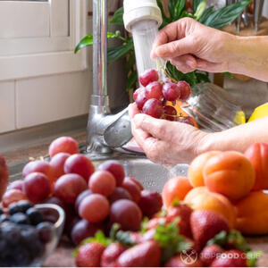 мыть виноград