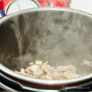 мультиварка с мясом