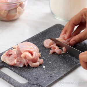 резать куриное филе