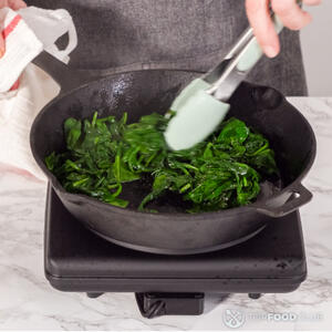 жарить шпинат
