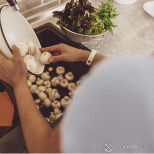 мыть шампиньоны