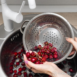 Помыть вишни