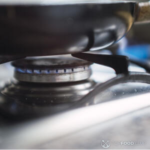 ставим кастрюлю