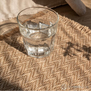 стакан с водой