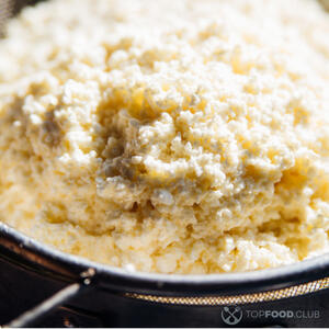 творог через сито