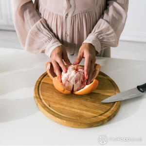 чистим грейпфрут