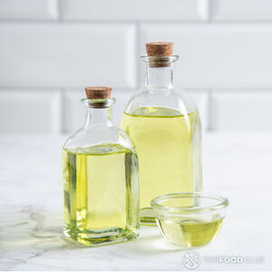 смазать руки