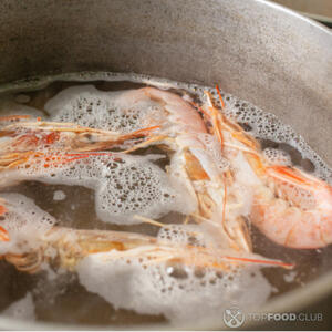 варим креветки