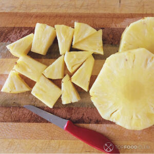 Режем ананас