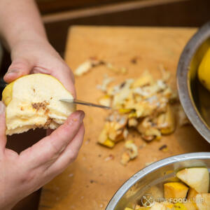 Очистить айву