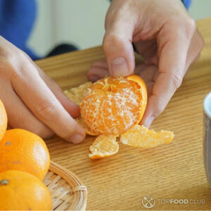 Очистить мандарины