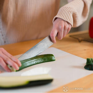 режем цукини