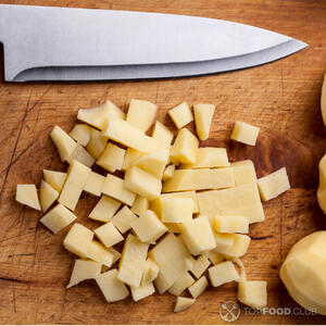 картофель кубиками