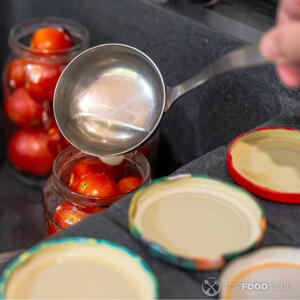 Налить маринад