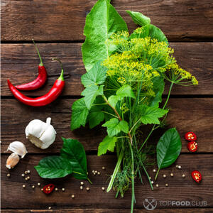 Подготовить хрен и укроп