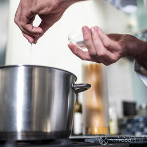 Добавить соль