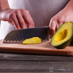 режем авокадо
